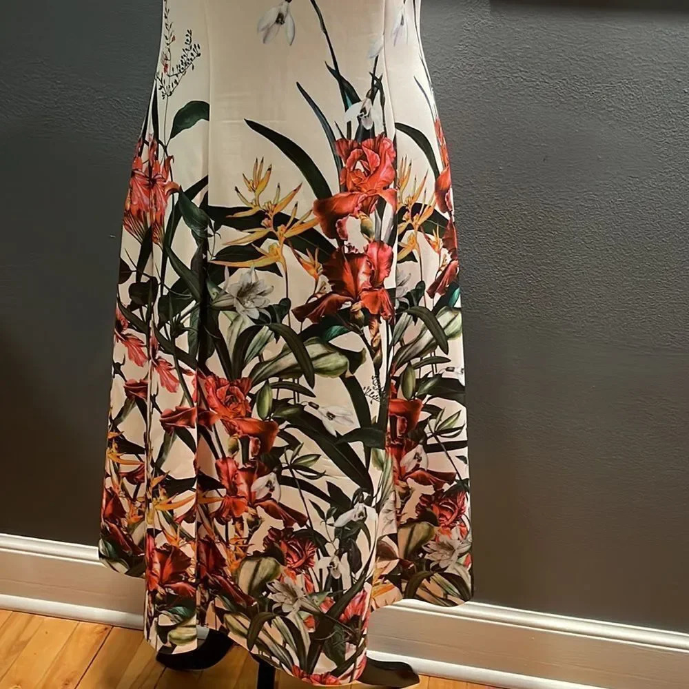 T Tahari fit and flare princess seam scuba fabric sleeveless floral print midi - Picture 2 of 9